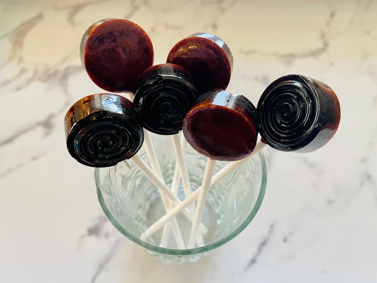 DIY Elderberry Honey Lollipops: A Natural Sore Throat Remedy Made With Just 2 Ingredients